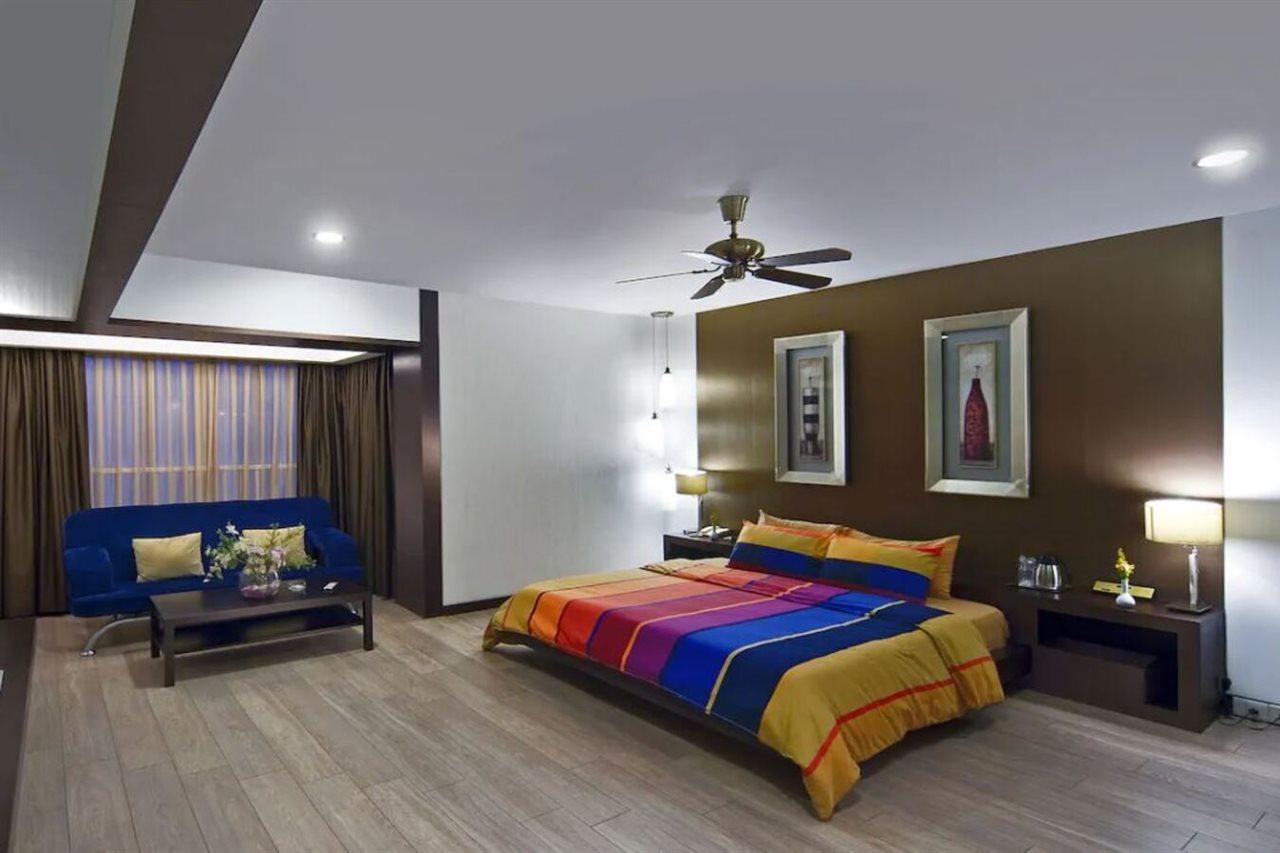 Hotel Aurora Towers Pune Exterior foto