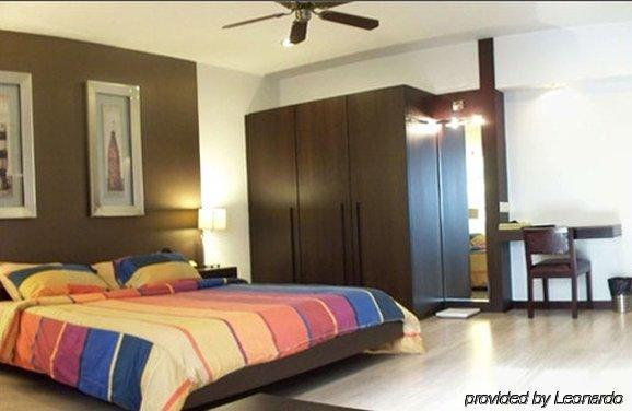 Hotel Aurora Towers Pune Zimmer foto