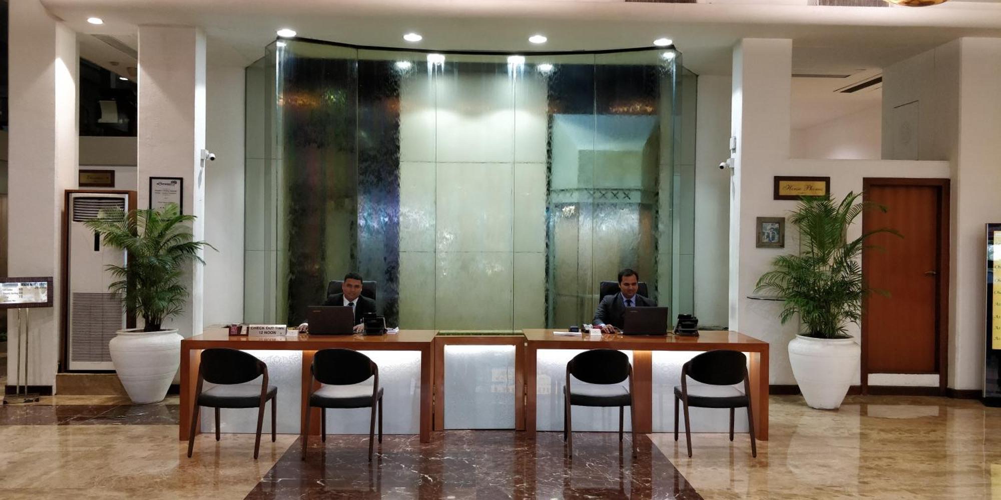 Hotel Aurora Towers Pune Exterior foto