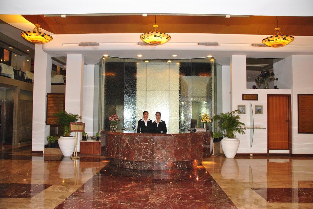 Hotel Aurora Towers Pune Exterior foto