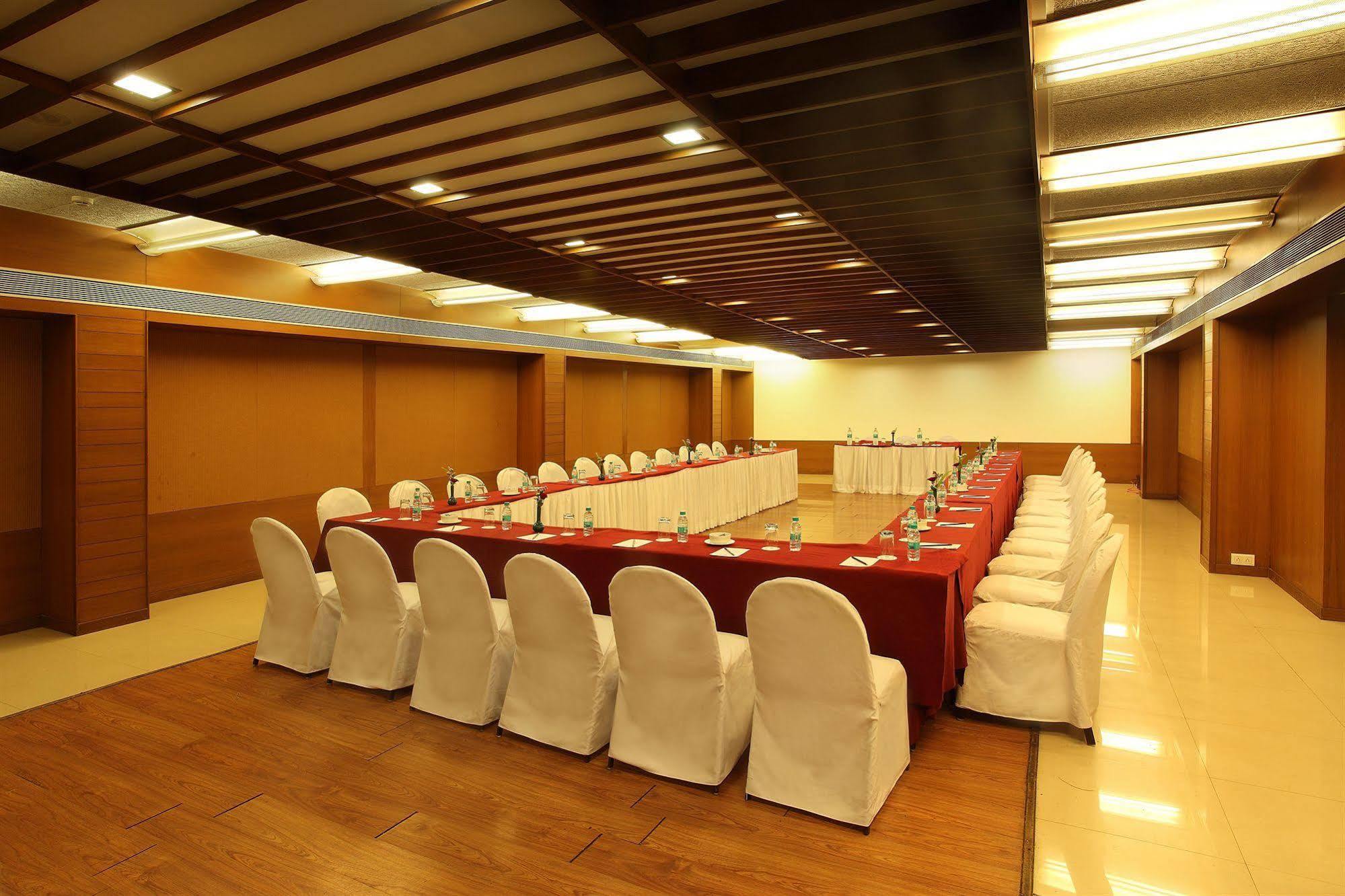 Hotel Aurora Towers Pune Exterior foto
