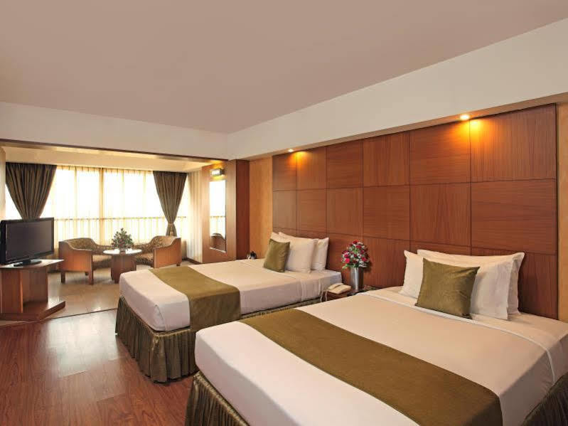 Hotel Aurora Towers Pune Exterior foto